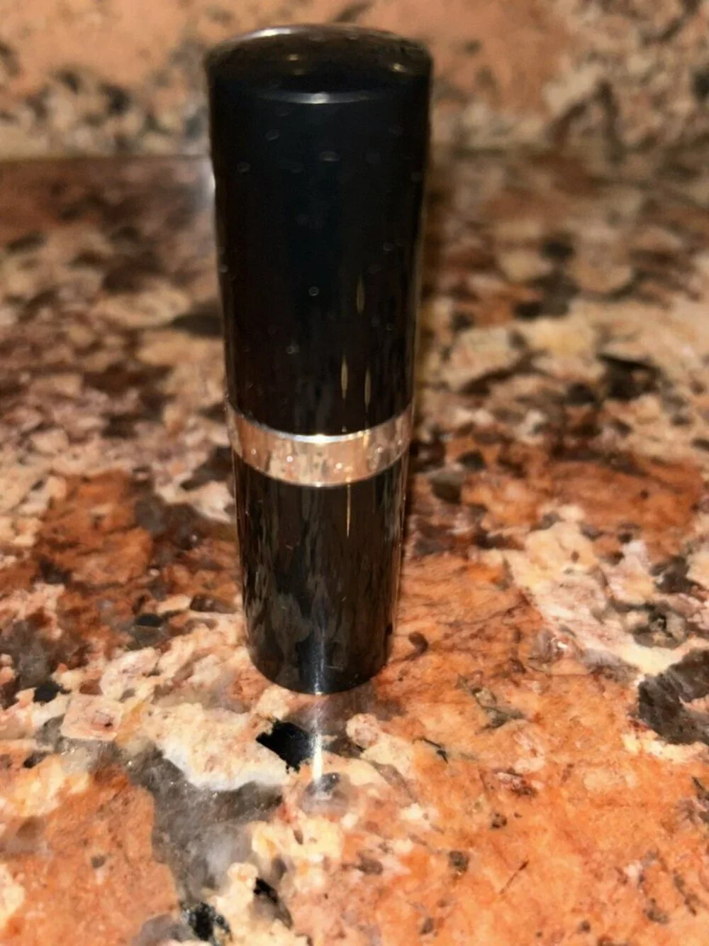 Elizabeth Arden Hop 01 Beautiful Color LIPSTICK New Without Box - Black Tube